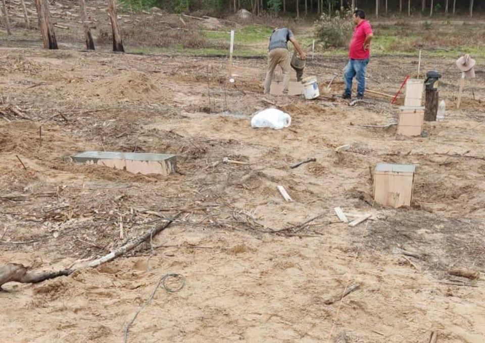 viva-paraguay-bagger-bauarbeiten-fundament